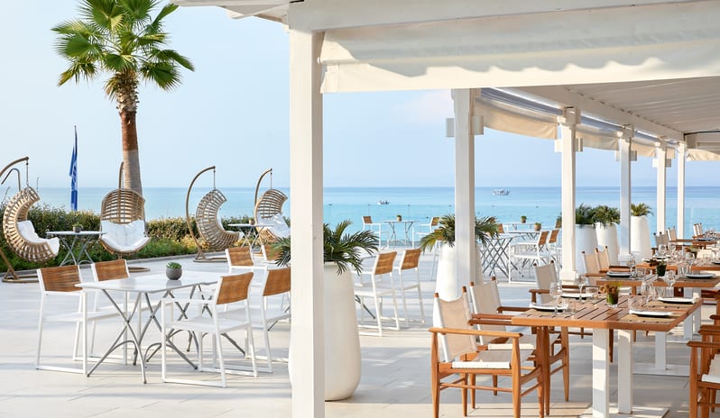 Topos Beach Bar & Restaurant